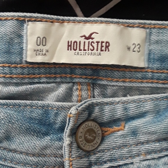 Hollister Ripped Shorts - Picture 4 of 5